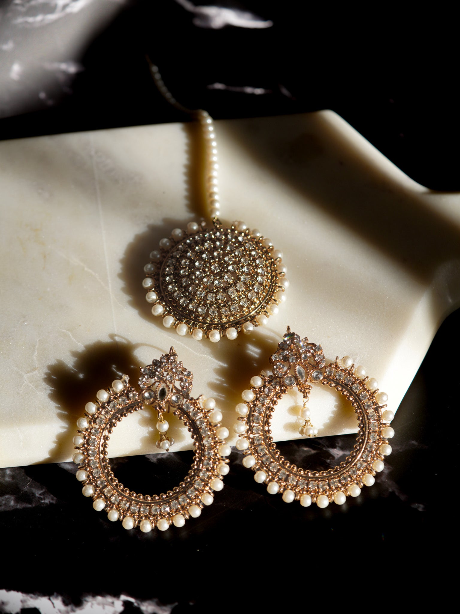 Emma Round Chandbali Earrings and Maang Tikka Set - Pakistani Jewelry